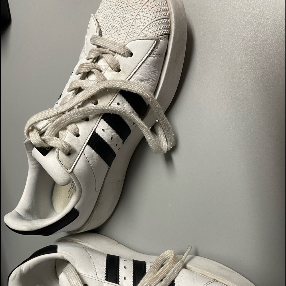 Adidas Sneakers